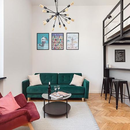 Stylowe Studio Z Antresola Warszawa Luaran gambar